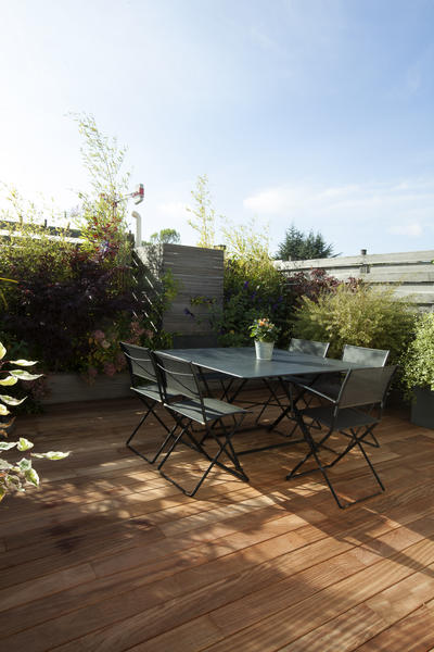 https://media.laparqueterienouvelle.fr/cache-buster-2-1634907047/website/var/tmp/image-thumbnails/10000/17649/thumb__magento_equigrid_v/terrasse-elondo-massif-brut-profil-lisse-fsc-122-1_laparqueterienouvelle_2800.jpeg