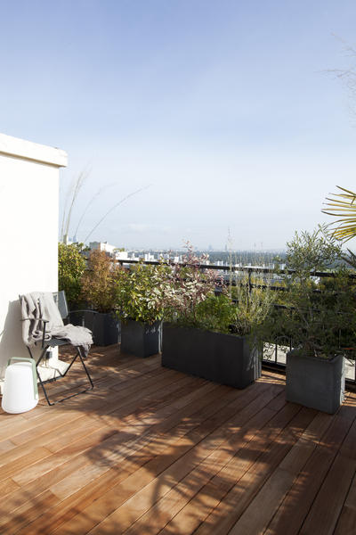 https://media.laparqueterienouvelle.fr/cache-buster-2-1634907050/website/var/tmp/image-thumbnails/10000/17652/thumb__magento_equigrid_v/terrasse-elondo-massif-brut-profil-lisse-fsc-122-4_laparqueterienouvelle_2800.jpeg