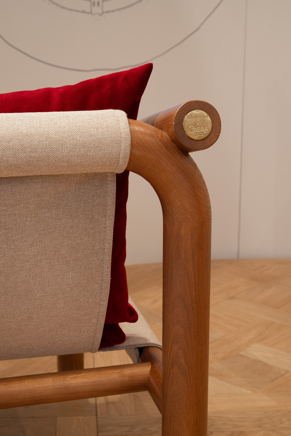 https://media.laparqueterienouvelle.fr/cache-buster-2-1745336179/website/var/tmp/image-thumbnails/20000/22481/thumb__magento_equigrid_v/parquet-chene-massif-dalle-versailles-contemporain-brut-fini-sur-place-prbis-go0-tikamoon-s178-12_laparqueterienouvelle_2800.jpeg