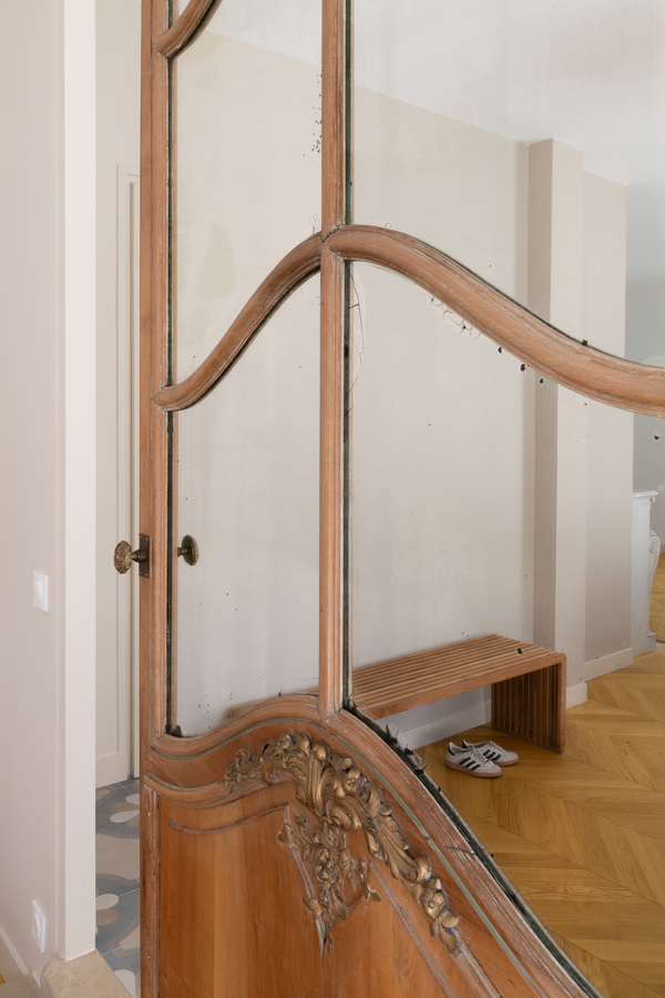 https://media.laparqueterienouvelle.fr/cache-buster-2-1751641744/website/var/tmp/image-thumbnails/20000/22652/thumb__magento_equigrid_v/parquet-chene-contrecolle-14x90-brosse-vernis-mat-raspail-prbis-la-maison-rose-s183-02_laparqueterienouvelle_2800.jpeg