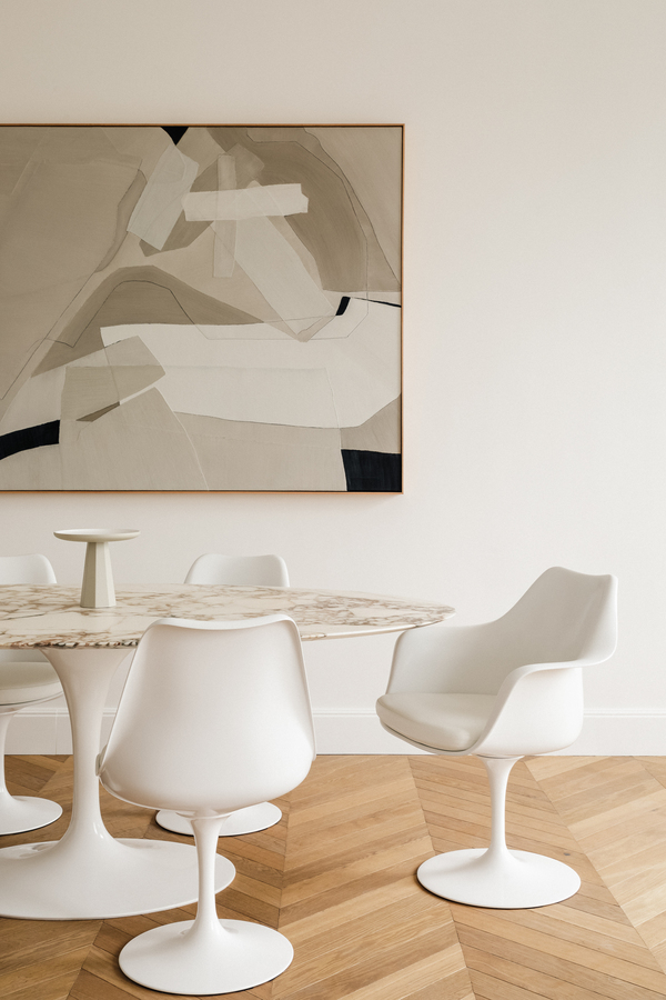 https://media.laparqueterienouvelle.fr/cache-buster-2-1752158924/website/var/tmp/image-thumbnails/20000/22861/thumb__magento_equigrid_v/parquet-chene-massif-point-de-hongrie-vieilli-vernis-gaspard-nice-s184-02_laparqueterienouvelle_2800.jpeg